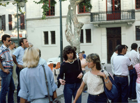 Aigues-Mortes-Social-Chatter-1983-3-28-593x437